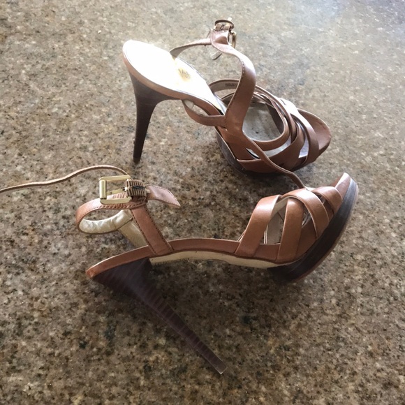 Michael Kors heel - Picture 2 of 2